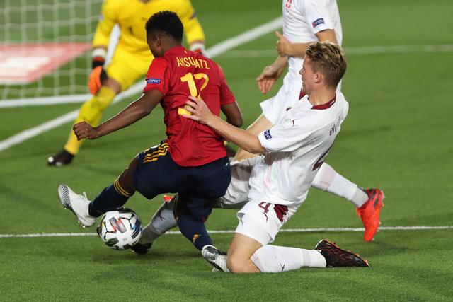 赵继伟26+10张镇麟21分辽宁胜深圳 贺希宁30分